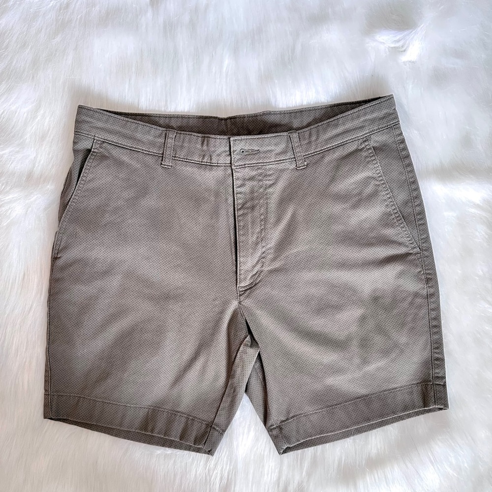 Trim Fit Short